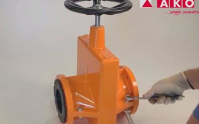 hand operated bladder valve assembly