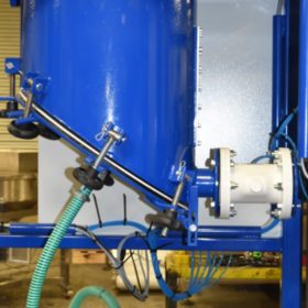 pinch valve for dispensing material into bags