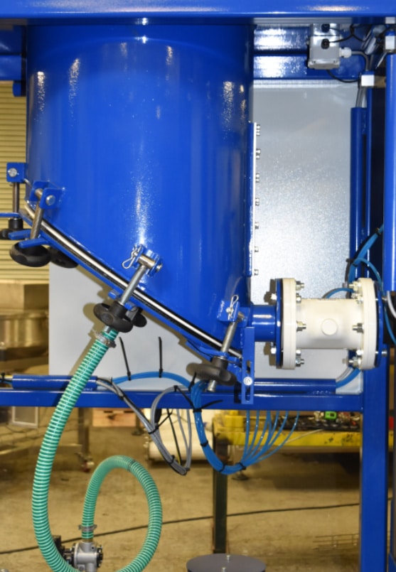 pinch valve for dispensing material into bags