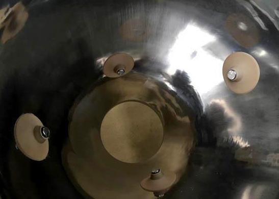 Fluidisers inside hopper Fluidisers inside hopper