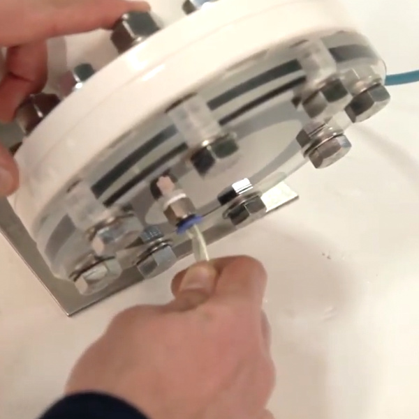 piping vacuum to a pinch valve piping vacuum to a pinch valve