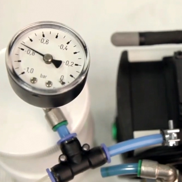 0.8 bar vacuum applied to pinch valve 0.8 bar vacuum applied to pinch valve