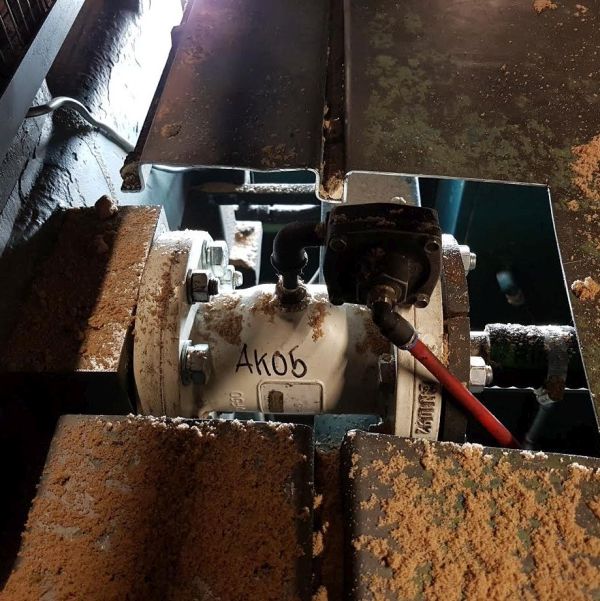 valve assisiting with brake disc manufacture valve for compressed air