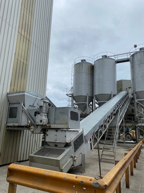 valve for admix for retarding cement