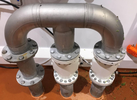 pinch valves for diverting water in salad washing application