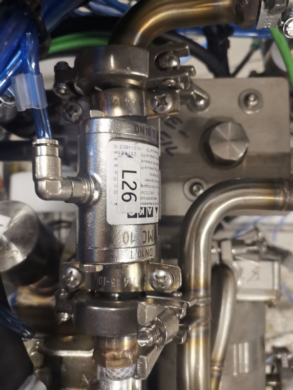 valve for train toilet waste