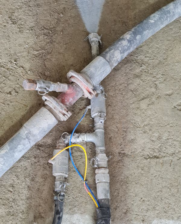 valve for powdered concrete accelerator