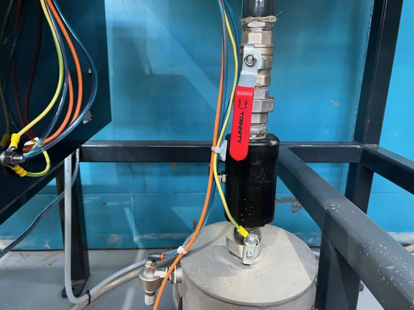 valve on waterjet cutting machine