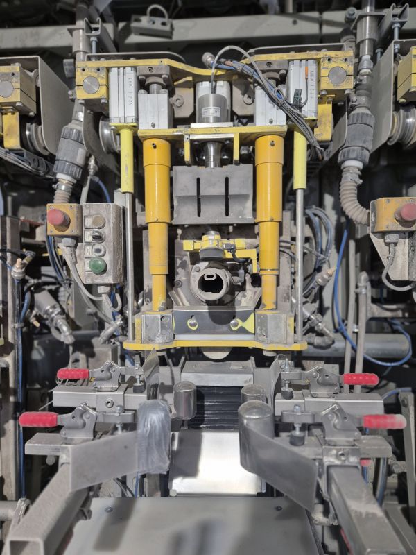 pneumatic packer machine