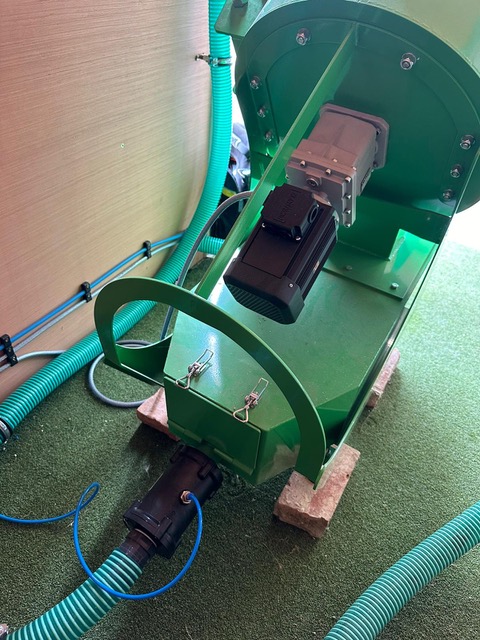 valve on golf ball cleaning system