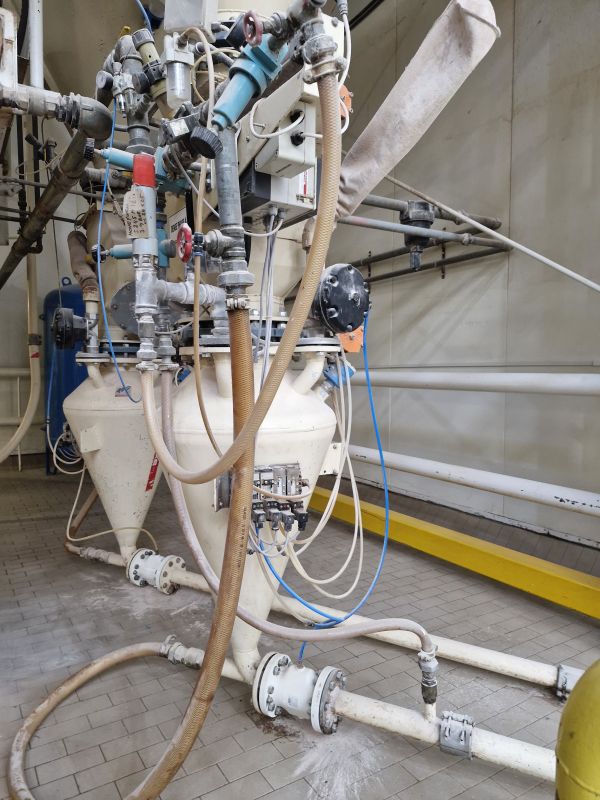 valves for chocolate powder